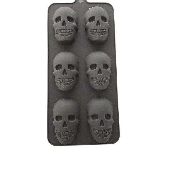 Silicone Skull Ice Cube/  Chocolate Mold Tray makes 6 Servings - Picture 1 of 7